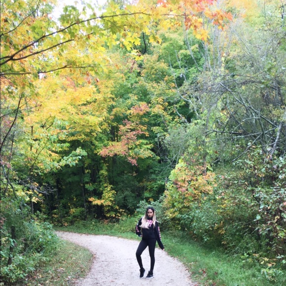 Meet your Posher, Ashley - Picture 1 of 1